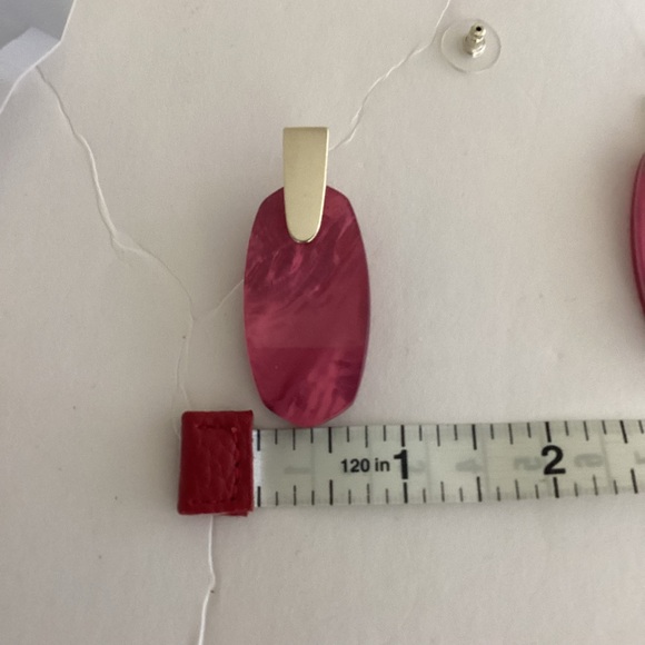 Kendra Scott Aragon Drop Earrings Berry Illusion Gold Dust Bag Modern - Picture 4 of 12